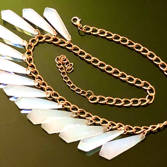 3/$40 VTG Y2K Gold Chain/Faceted Semi-Opaque Milky Acrylic Dangles Necklace - Picture 9 of 13